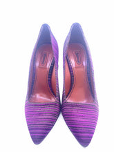 Load image into Gallery viewer, MISSONI Size 9 Pink Pumps
