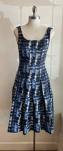 Load image into Gallery viewer, OSCAR DE LA RENTA Size 6 Black &amp; Blue Abstract Dress
