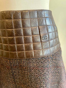 CHANEL Size 2 Brown Leather Skirt