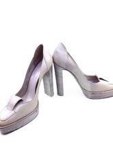 Load image into Gallery viewer, BALLY Size 7 Cream Leather Pumps
