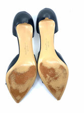Load image into Gallery viewer, SALVATORE FERRAGAMO Black Pumps | 9.5