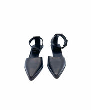 Load image into Gallery viewer, GUCCI Size 6.5 Brown Leather Pumps
