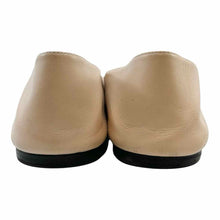 Load image into Gallery viewer, GUCCI Leather Flats | 9
