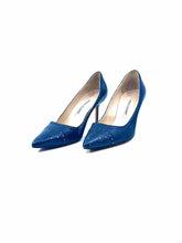 Load image into Gallery viewer, MANOLO BLAHNIK Size 8 Navy Leather Oxford Pumps
