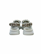 Load image into Gallery viewer, GUCCI Size 8 White Rubber Solid Sandals
