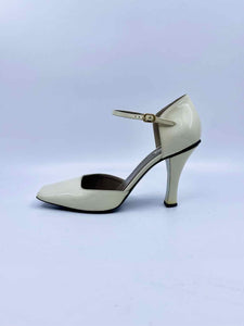 MARC JACOBS Size 8 Cream Patent Leather Solid Pumps
