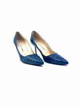 Load image into Gallery viewer, MANOLO BLAHNIK Size 8 Navy Leather Oxford Pumps
