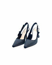 Load image into Gallery viewer, CHRISTIAN DIOR Size 8 Black Pumps
