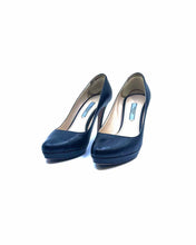 Load image into Gallery viewer, PRADA Size 6.5 Black Leather Pumps
