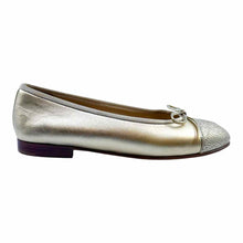 Load image into Gallery viewer, CHANEL Leather Flats | 5
