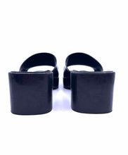 Load image into Gallery viewer, GUCCI Size 8 Black Rubber Solid Sandals
