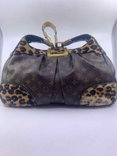 Load image into Gallery viewer, LOUIS VUITTON BROWN &amp; BEIGE Handbag
