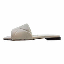 Load image into Gallery viewer, BOTTEGA VENETA Leather Sandals | 5
