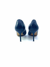 Load image into Gallery viewer, MANOLO BLAHNIK Size 8 Navy Leather Oxford Pumps
