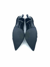 Load image into Gallery viewer, DOLCE &amp; GABBANA Size 9 Black Lace Pumps
