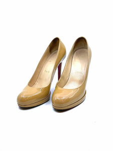 CHRISTIAN LOUBOUTIN Size 8 Beige Patent Leather Pumps