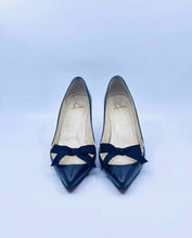 Load image into Gallery viewer, CHRISTIAN LOUBOUTIN Size 9 Black Leather Pumps
