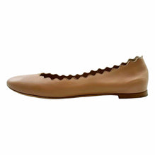 Load image into Gallery viewer, CHLOE Size 5 Nude Leather Solid Flats

