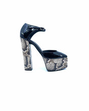 Load image into Gallery viewer, GIUSEPPE ZANOTTI Size 7.5 Black &amp; Grey Patent Leather Pumps
