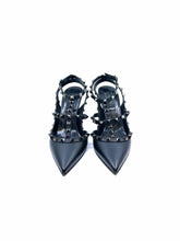 Load image into Gallery viewer, VALENTINO Size 8 Black Leather Pumps
