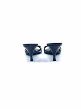 Load image into Gallery viewer, SAINT LAURENT Size 5.5 Black Leather Sandals
