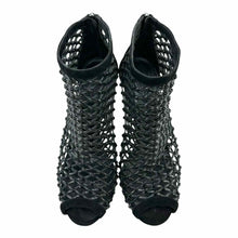 Load image into Gallery viewer, GUCCI Leather Ankle Boot | 9.5
