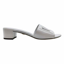 Load image into Gallery viewer, DOLCE &amp; GABBANA Leather Sandals | 8.5
