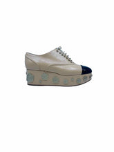 Load image into Gallery viewer, CHANEL Size 7.5 Beige, Black Patent Leather Oxfords
