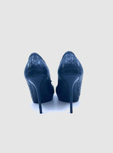 Load image into Gallery viewer, CHRISTIAN DIOR Size 9 Black Leather Quilted Pumps
