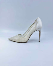 Load image into Gallery viewer, MANOLO BLAHNIK Size 8.5 White Lace Floral Pumps
