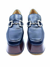 Load image into Gallery viewer, GUCCI Size 8.5 Black, Brown Leather Solid Pumps
