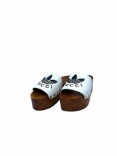 Load image into Gallery viewer, GUCCI Size 9 White, black Slide
