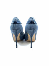 Load image into Gallery viewer, MANOLO BLAHNIK Size 10.5 Grey Fabric Plaid Pumps
