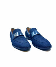 Load image into Gallery viewer, LOUIS VUITTON Size 9.5 Navy Men&#39;s Shoes
