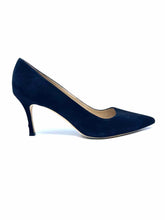 Load image into Gallery viewer, MANOLO BLAHNIK Size 10.5 Black Suede Pumps

