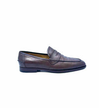 Load image into Gallery viewer, GUCCI Size 8.5 Brown Men&#39;s Loafers
