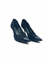 Load image into Gallery viewer, DOLCE &amp; GABBANA Size 9 Black Lace Pumps
