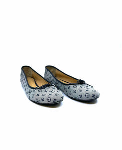 LOUIS VUITTON Size 10 Grey Flats