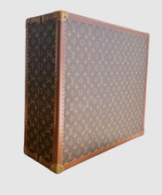 Load image into Gallery viewer, LOUIS VUITTON Brown Suitcase
