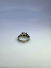Load image into Gallery viewer, Fine Jewelry White Gold Ring

