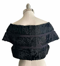 Load image into Gallery viewer, CAROLINA HERRERA Black Swakara Fur Stole Size M
