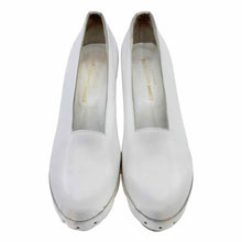 Load image into Gallery viewer, COMME DE GARCONS Size 8 White Leather Solid Pumps
