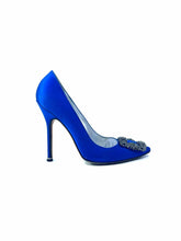 Load image into Gallery viewer, MANOLO BLAHNIK Size 7.5 Blue Satin Solid Pumps
