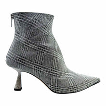 Load image into Gallery viewer, JIMMY CHOO Ankle Boot | 6.5

