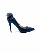 Load image into Gallery viewer, VALENTINO GARAVANI Size 8.5 Black Pumps
