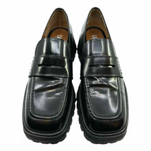 Load image into Gallery viewer, LABUCQ Leather Loafers | 9
