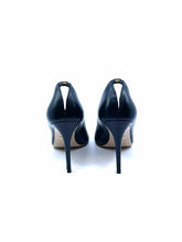 Load image into Gallery viewer, GUCCI Size 8.5 Black Pumps
