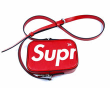 Load image into Gallery viewer, LOUIS VUITTON Red, white Epi Crossbody
