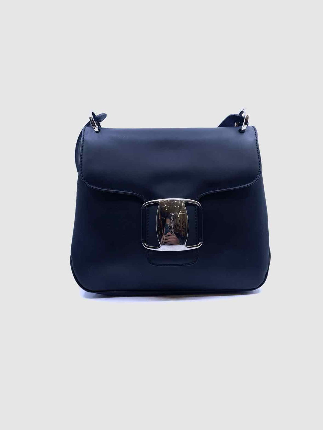 SALVATORE FERRAGAMO Black Leather Solid Handbag