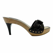 Load image into Gallery viewer, LOUIS VUITTON Grenadine Wood Sandals | 8.5
